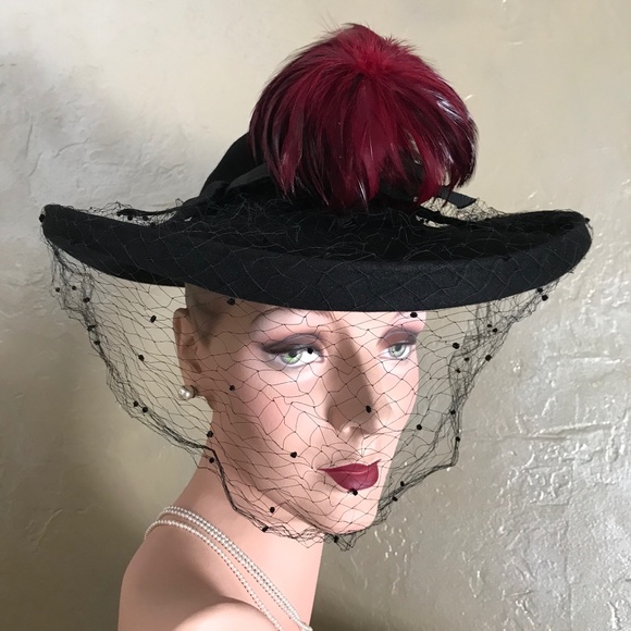 STUNNING 1940s\' BLACK FELT  WIDE BRIM HAT WITH RED FEATHER SPRAY. &  DOTTED VEIL main image 5
